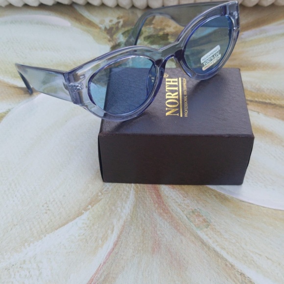 NEW TRENDY CATEYE WOMAN SUNGLASSES
Classic yet - Picture 2 of 3